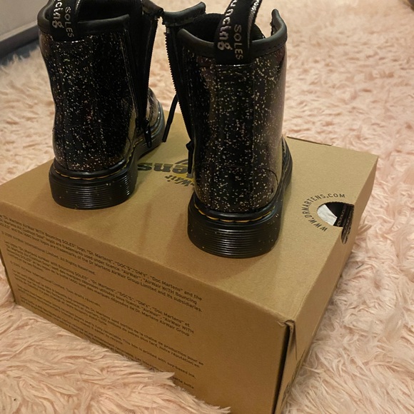 TODDLER 1460 GLITTER LACE UP BOOTS size 7 - Picture 3 of 9